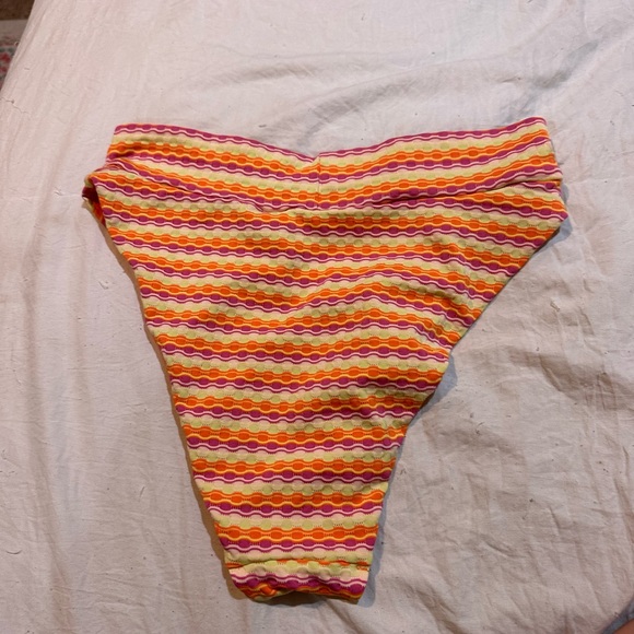 Bikini Bottom - Picture 2 of 3